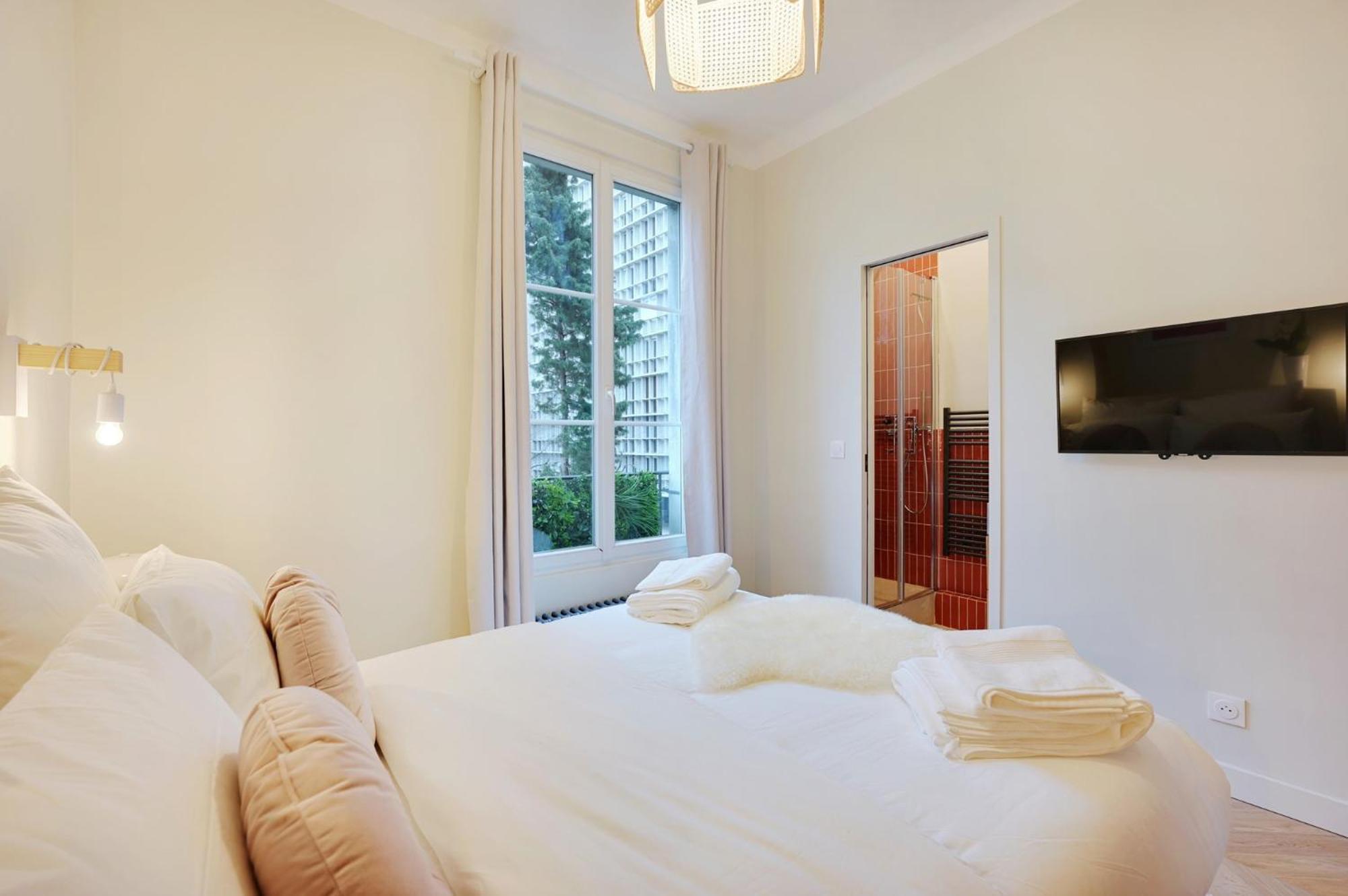 Comfy Suite By Les Maisons De Charloc Homes Boulogne-Billancourt Exterior photo